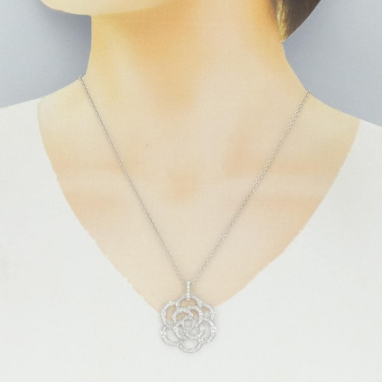 シャネル カメリア ミディアム ネックレス