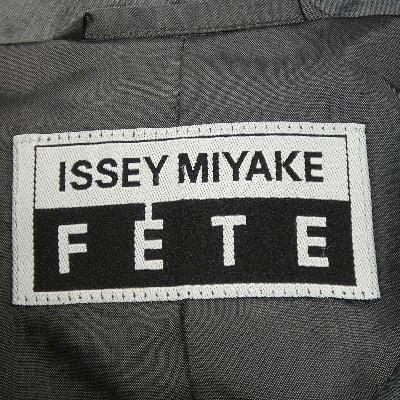 イッセイミヤケ ISSEY MIYAKE IM84FA509 コート