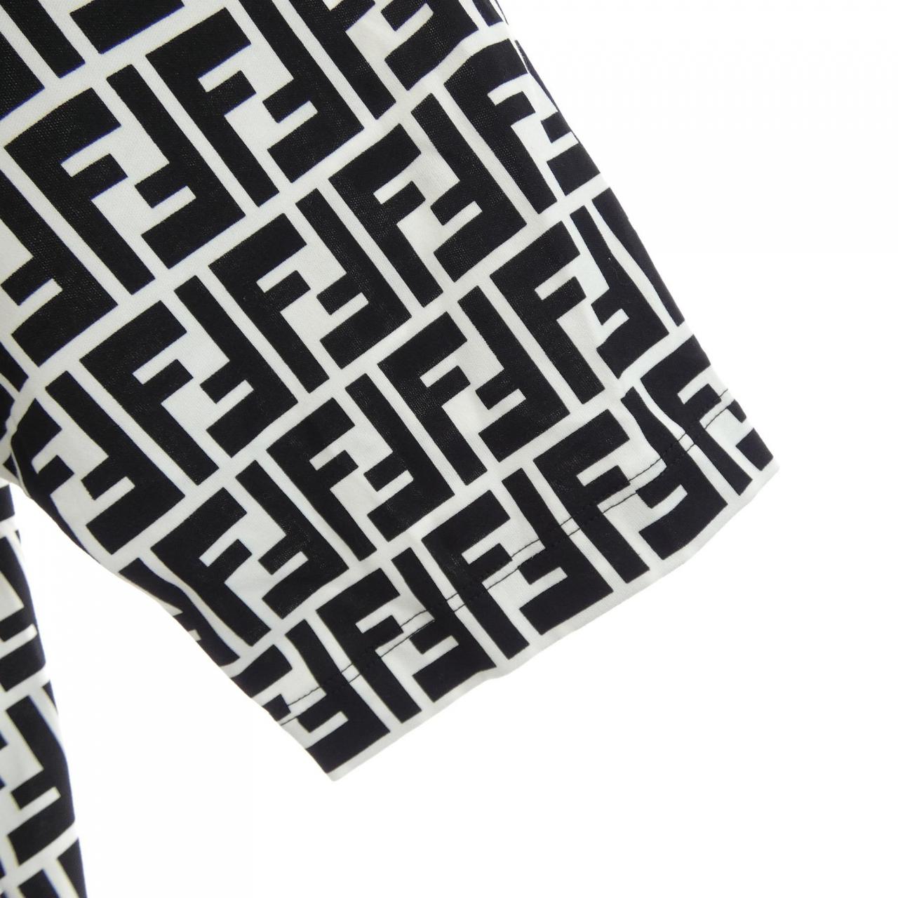 フェンディ FENDI FS7011 A2LH Tシャツ