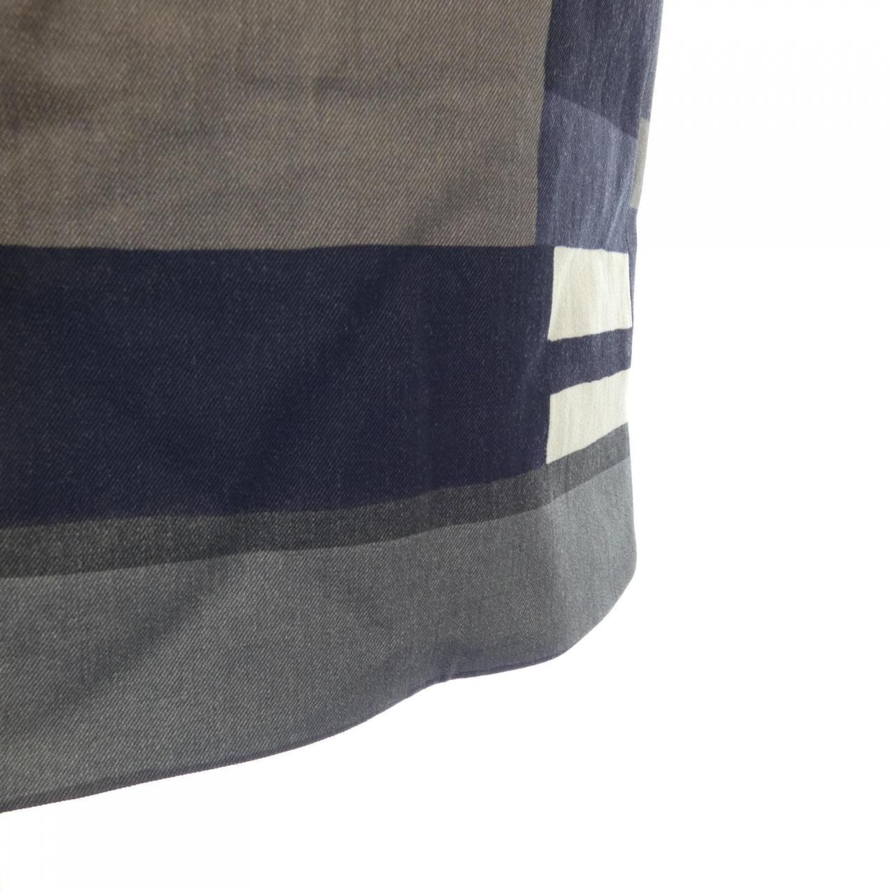 サルヴァトーレフェラガモ SALVATORE FERRAGAMO スカート