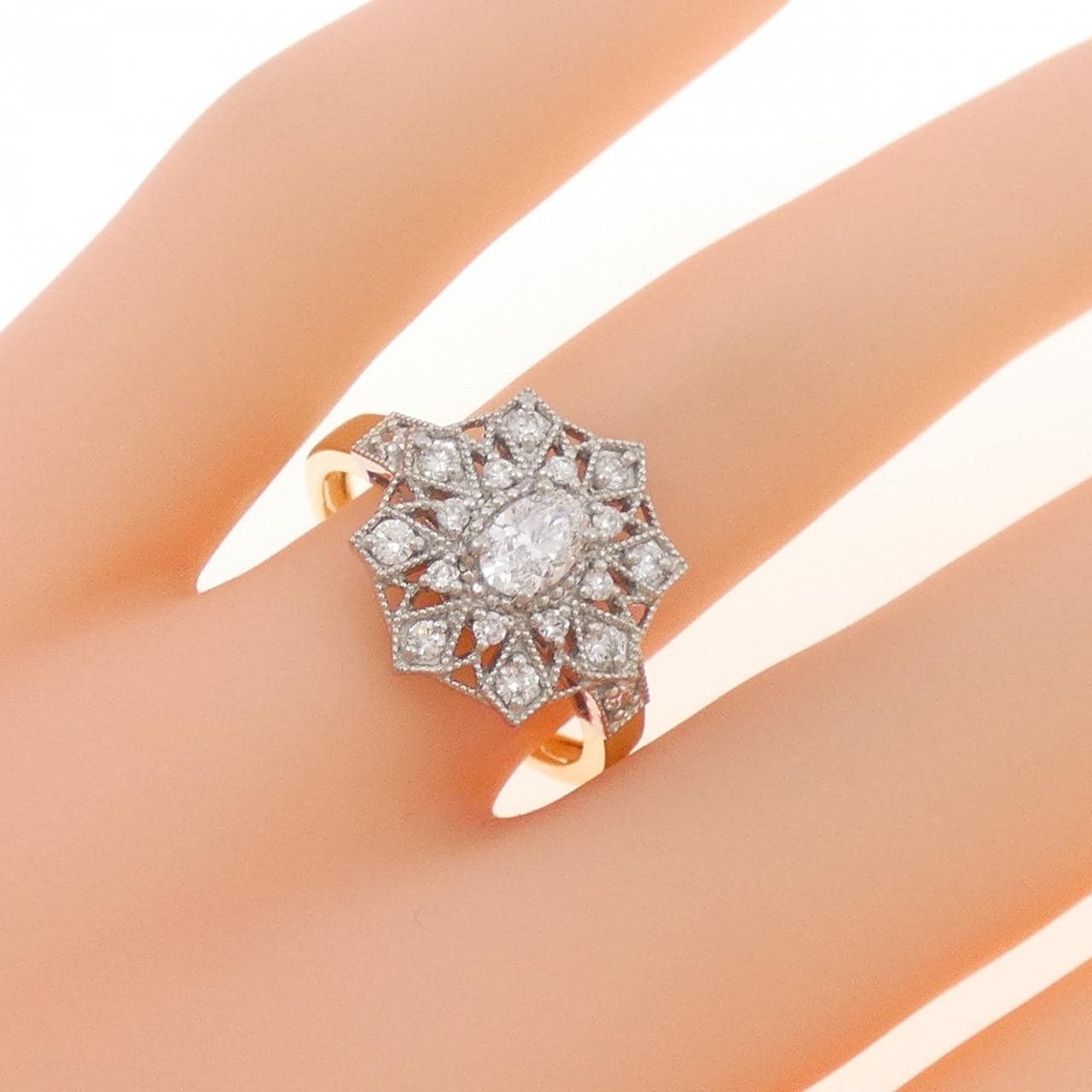 ジーエスティービー ダイヤモンド リング 0.30CT