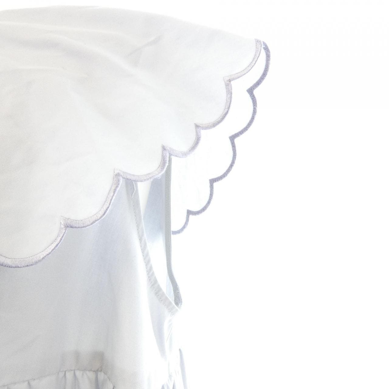 ヨリ yori トップス