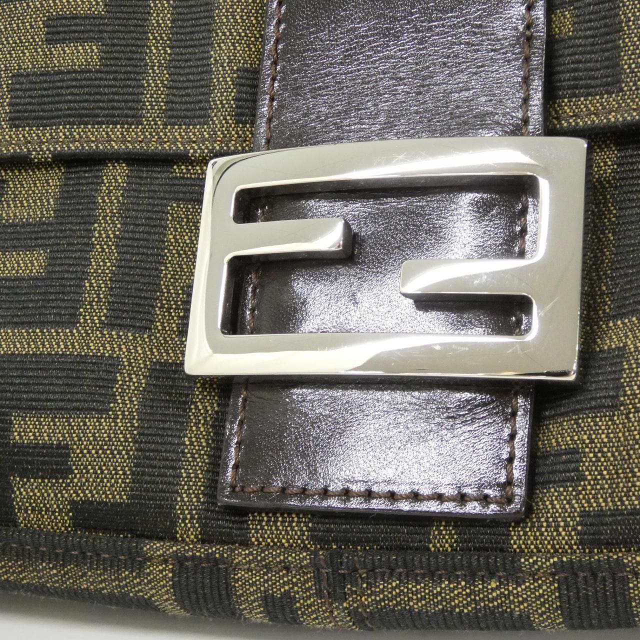 【ヴィンテージ】フェンディ マンマ バゲット 26325 ショルダーバッグ