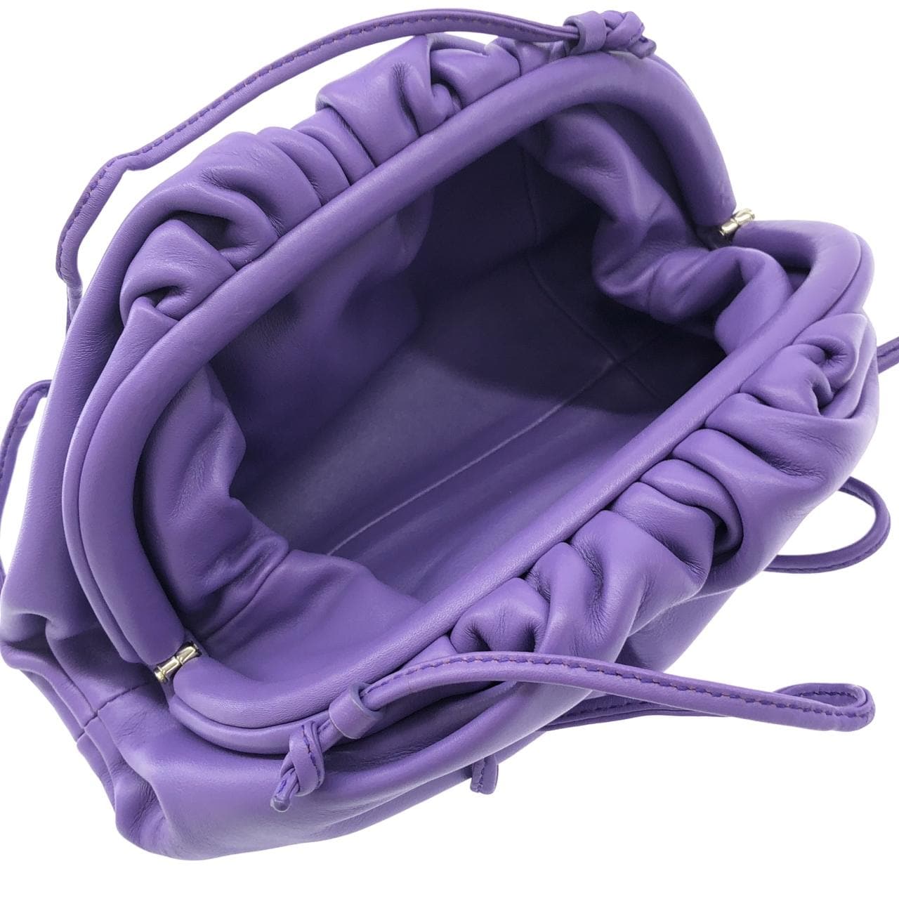 ボッテガヴェネタ 585852 VCP40 ショルダーバッグ