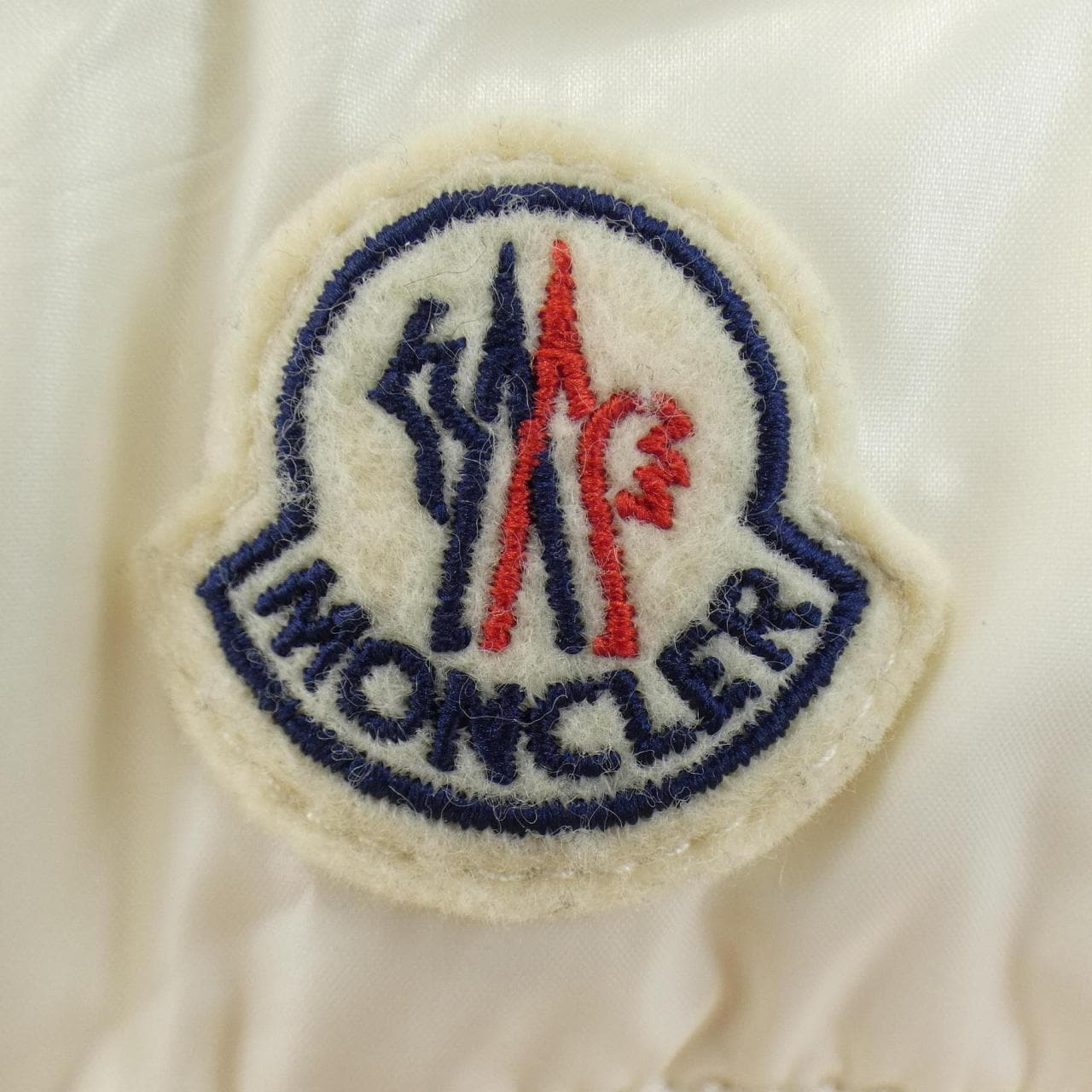 モンクレール MONCLER ダウンジャケット
