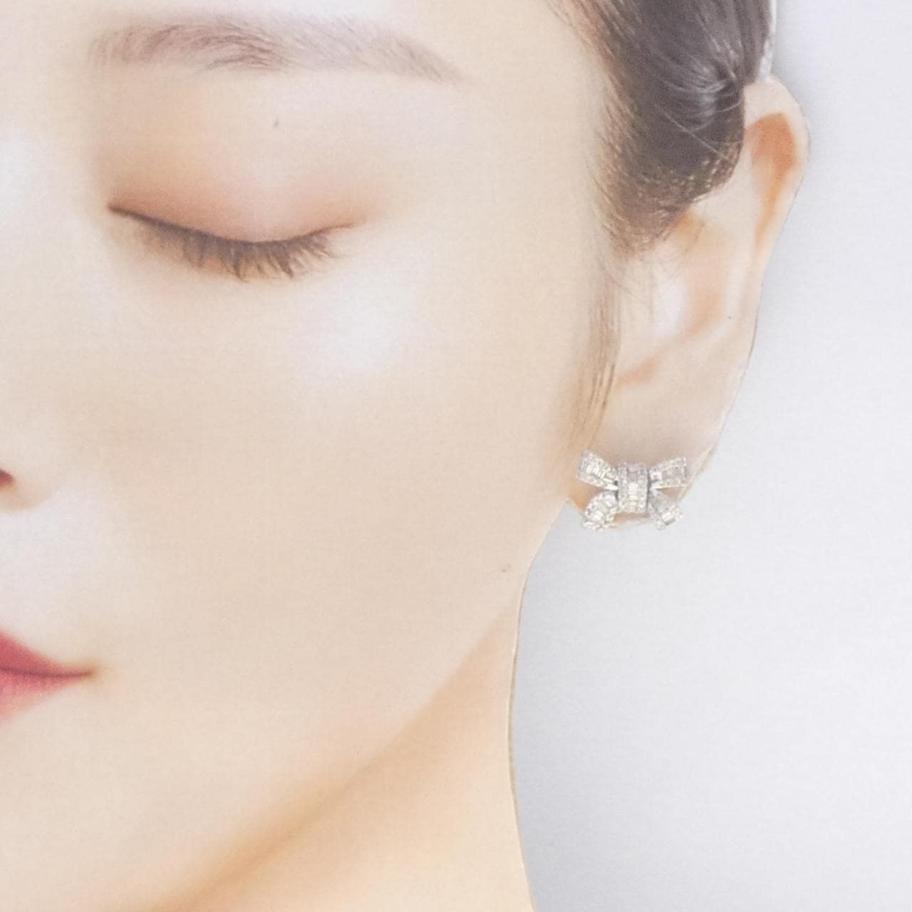 K18WG リボン ダイヤモンド ピアス 1.00CT
