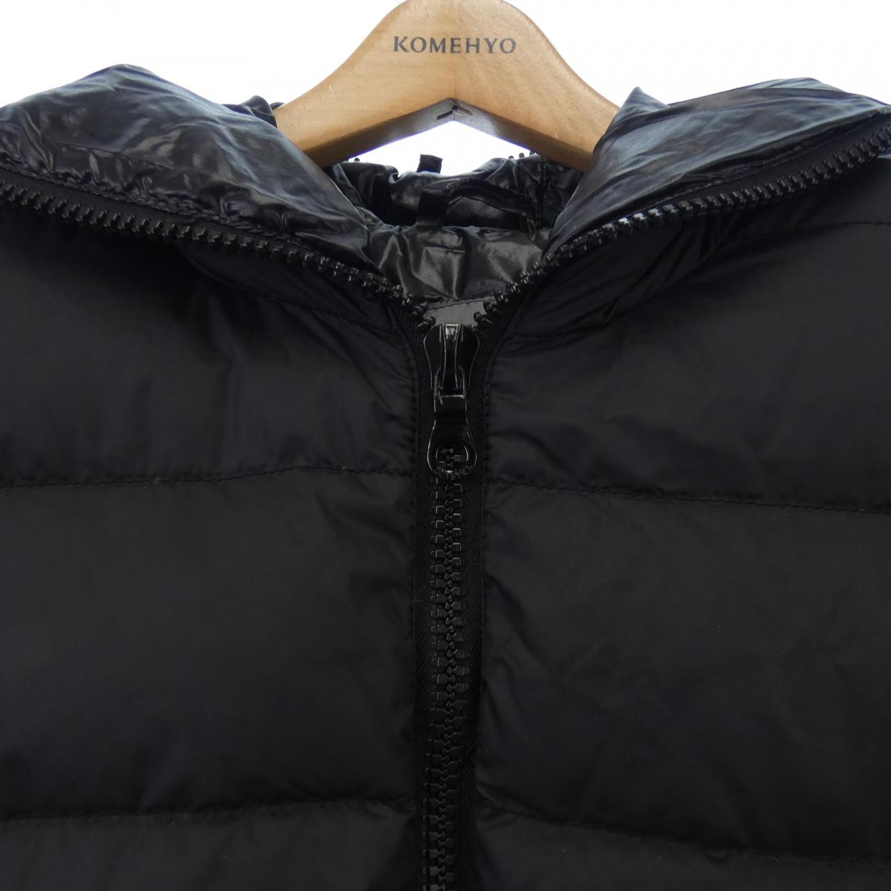 デュベティカ DUVETICA ダウンジャケット