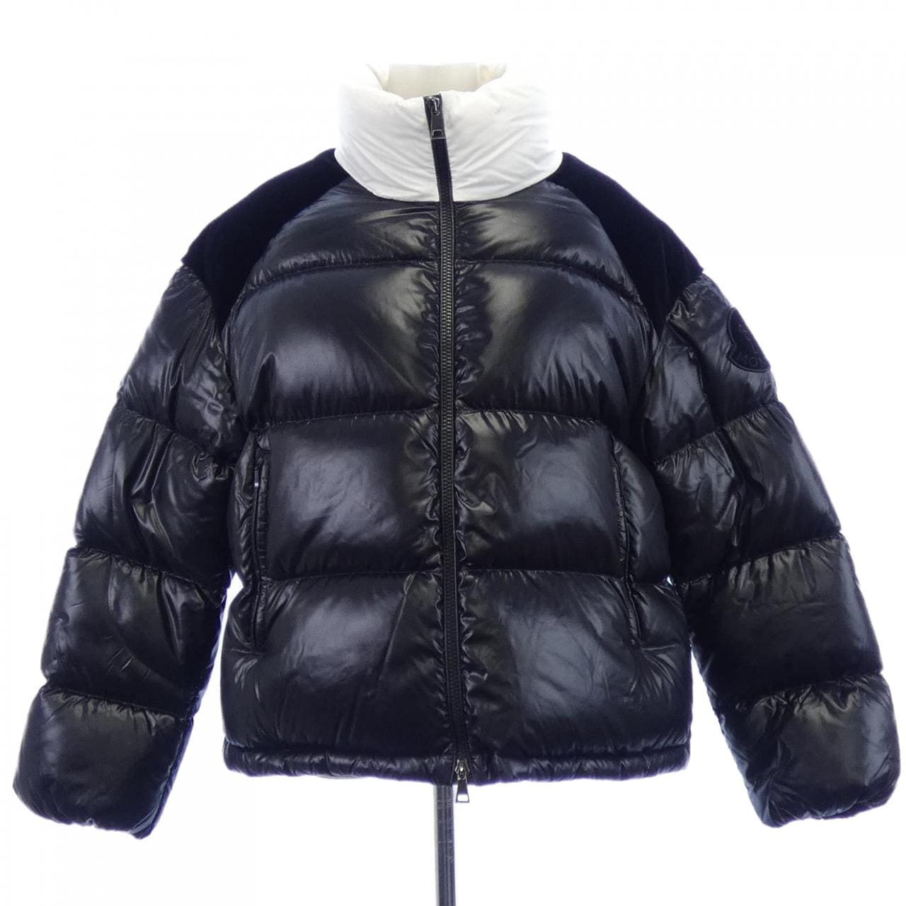 モンクレール MONCLER CHOUELLE ダウンジャケット
