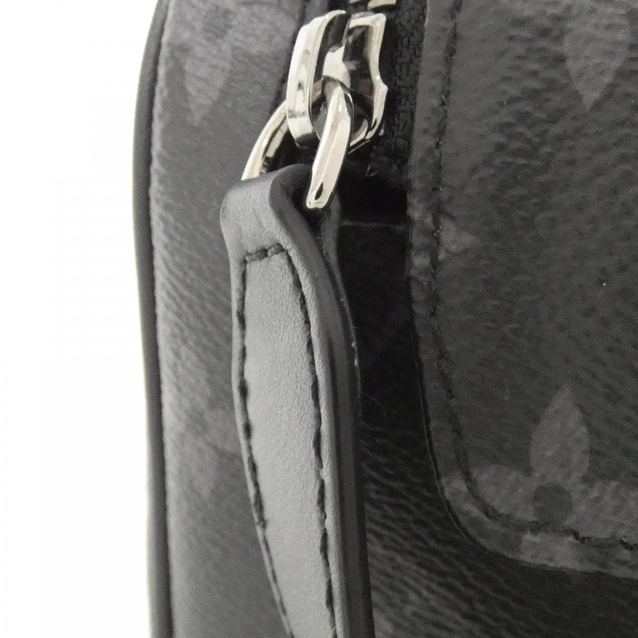 ルイヴィトン モノグラム エクリプス ドップ キット M46354 ポーチ