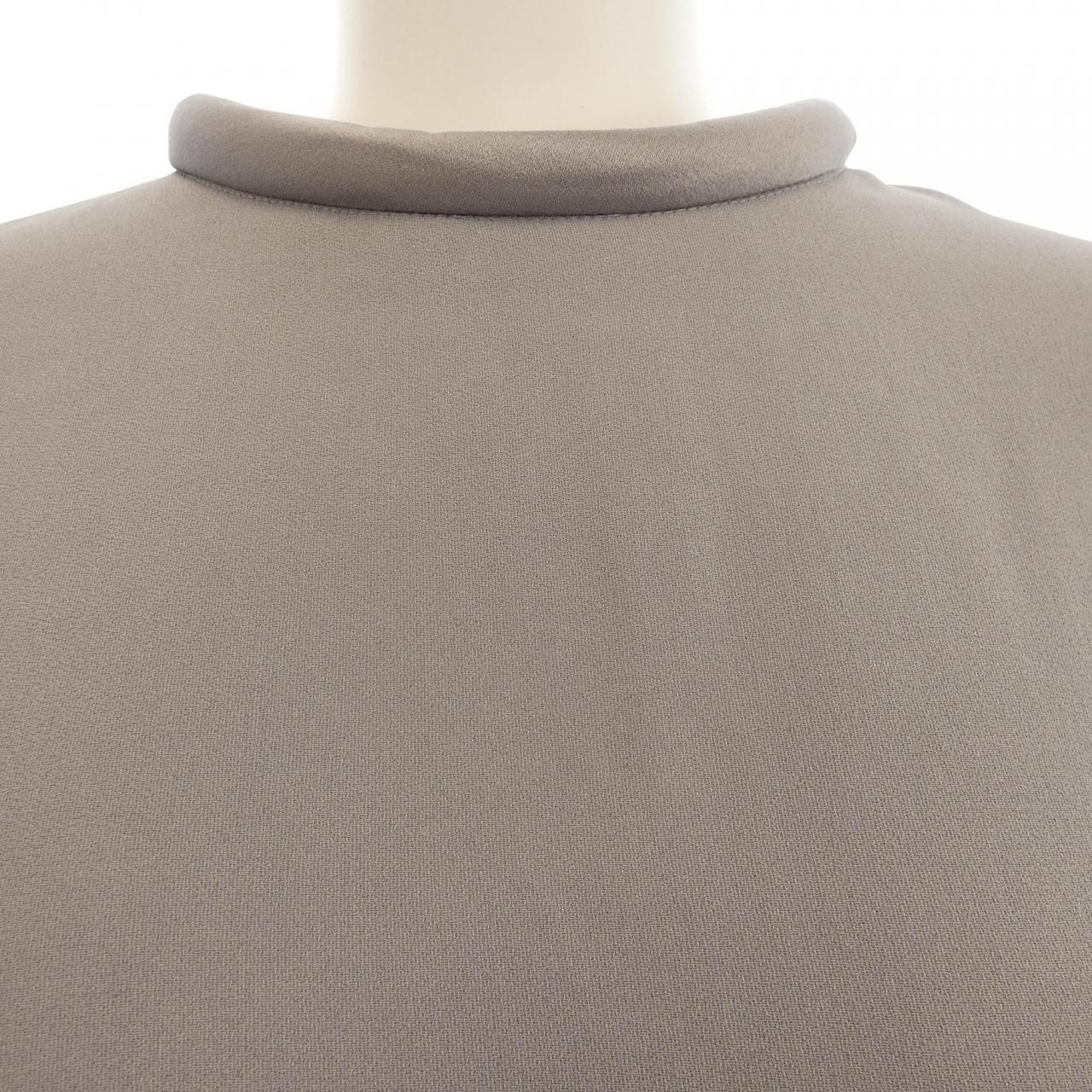 エンポリオアルマーニ EMPORIO ARMANI トップス