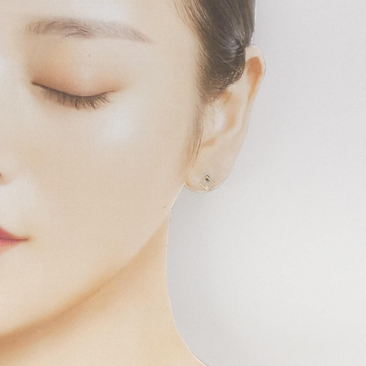 【新品】K10YG ダイヤモンド ピアス 0.024CT