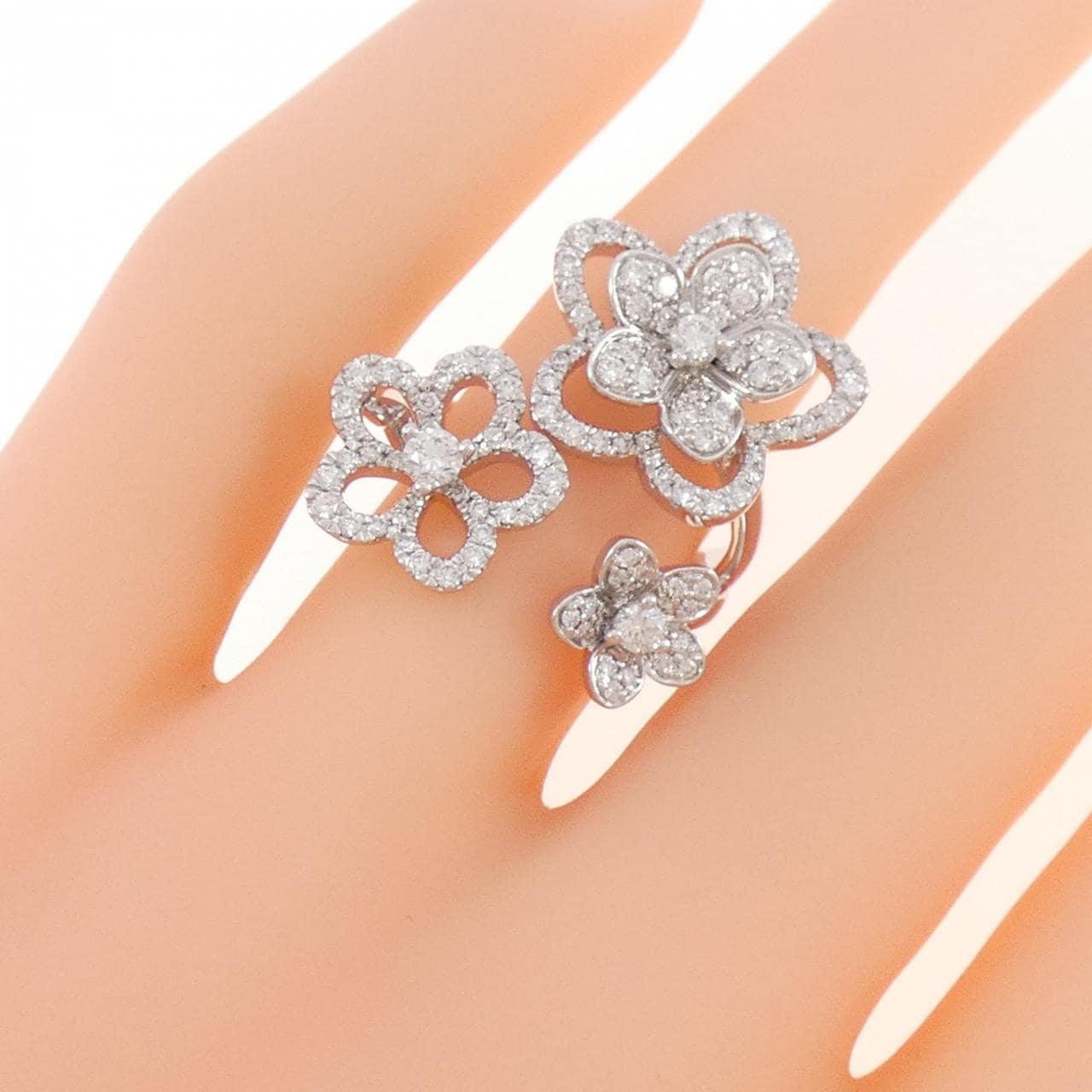 Graff wildflower triple ring