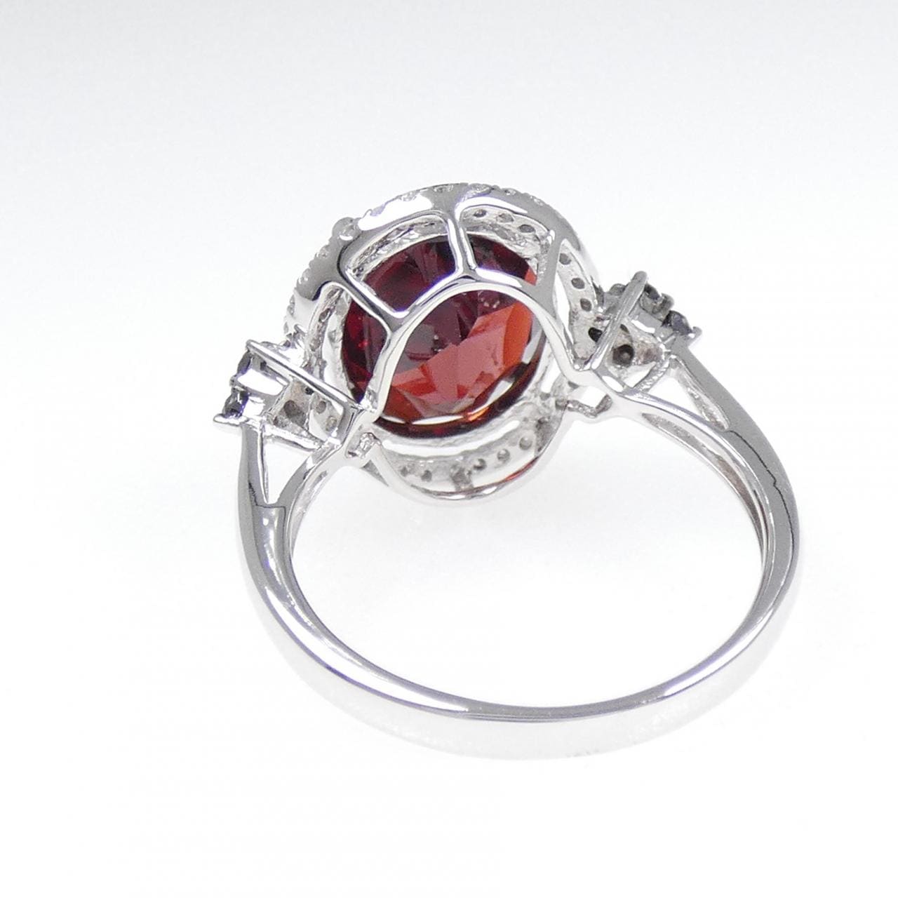 K18WG ガーネット リング 4.771CT