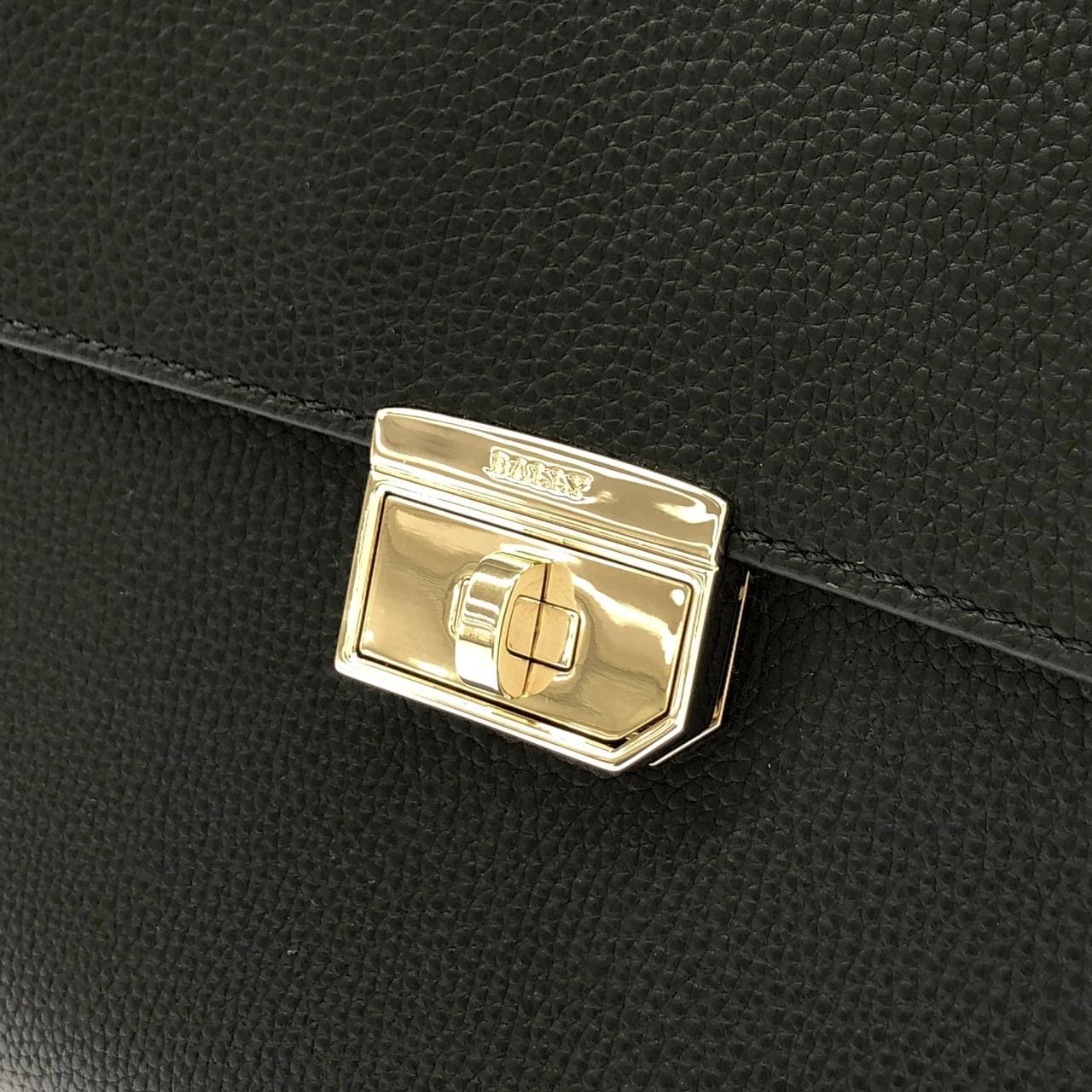 バリー BLOOMMY O ショルダーバッグ