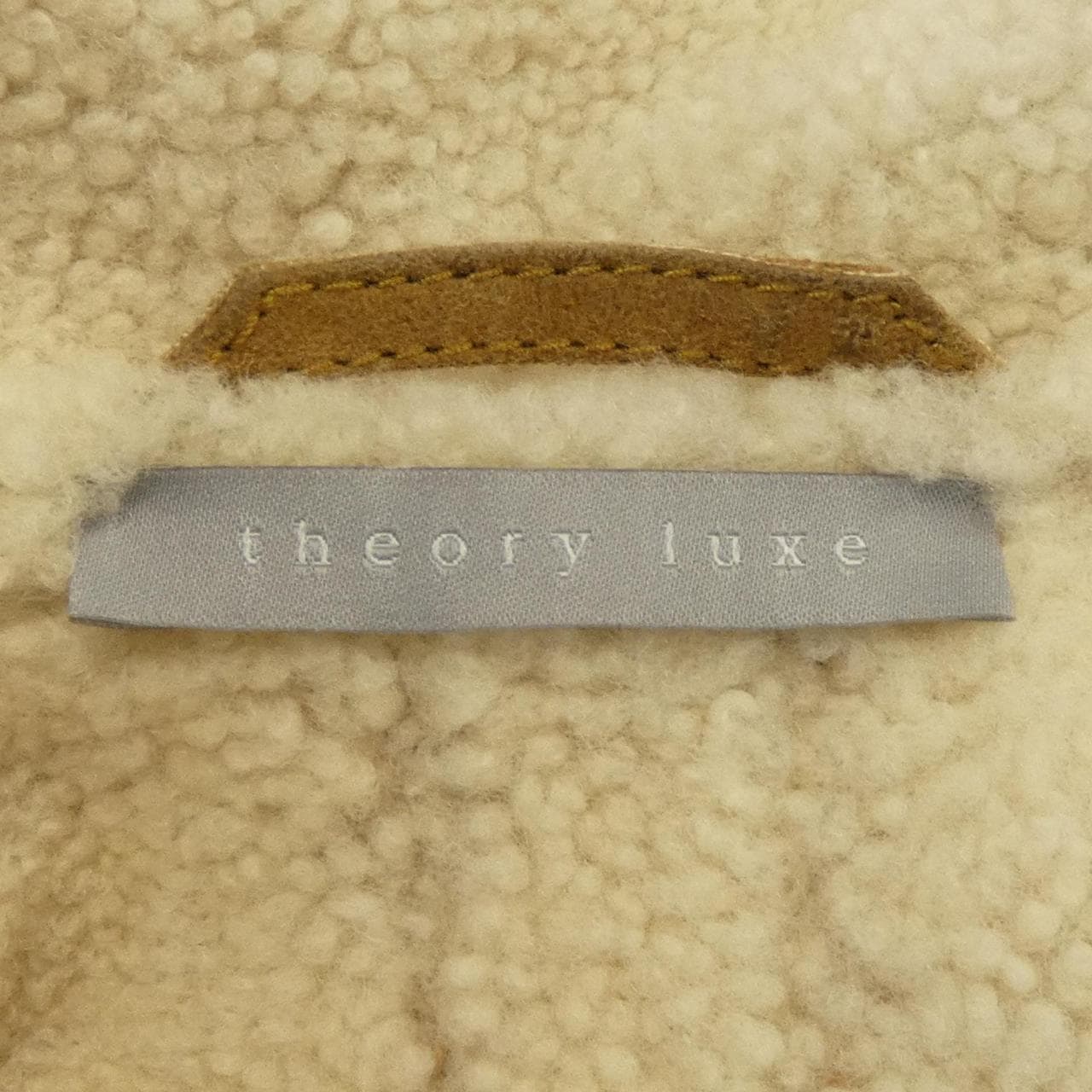 セオリーリュクス Theory luxe ムートンコート