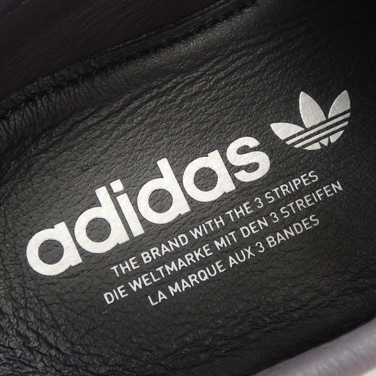 アディダス ADIDAS JQ3024 スニーカー