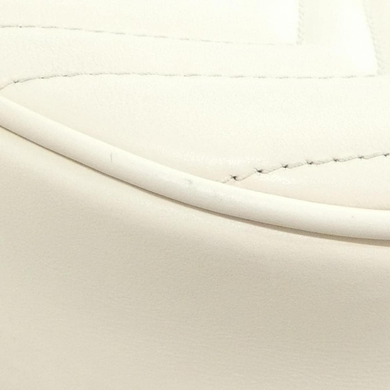 グッチ GG MARMONT 699514 DTDHT バッグ