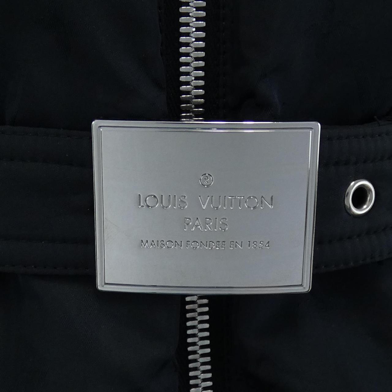 ルイヴィトン LOUIS VUITTON ダウンコート