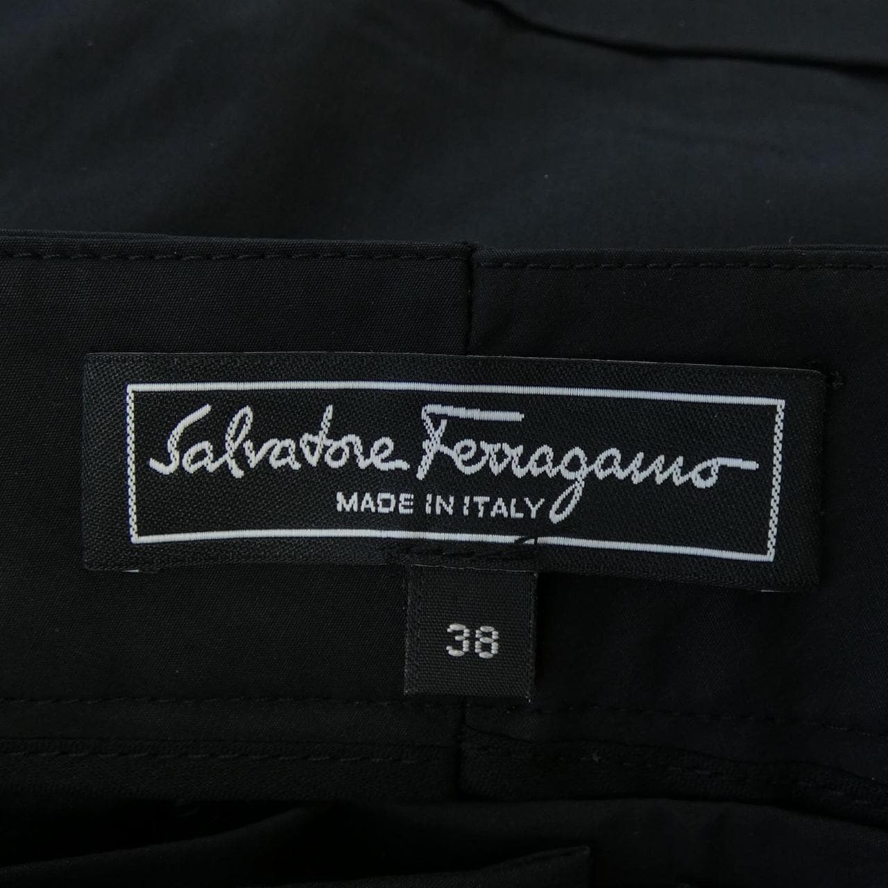 サルヴァトーレフェラガモ SALVATORE FERRAGAMO パンツ