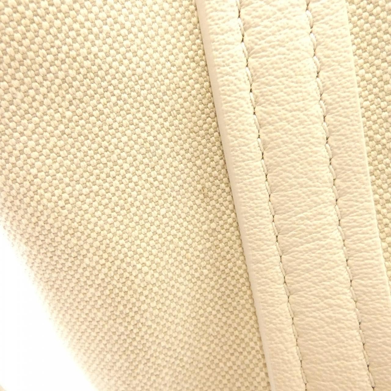 バレンシアガ エブリデイ スモール ノース サウス 672791 2AAF5 バッグ