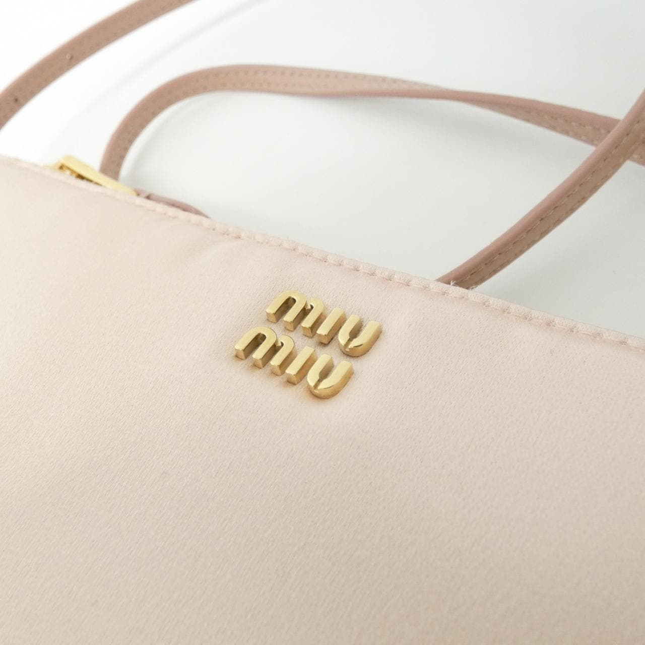 [BRAND NEW] MIU MIU 5NI007 Pouch