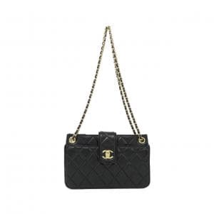 シャネル チェーンクラッチ