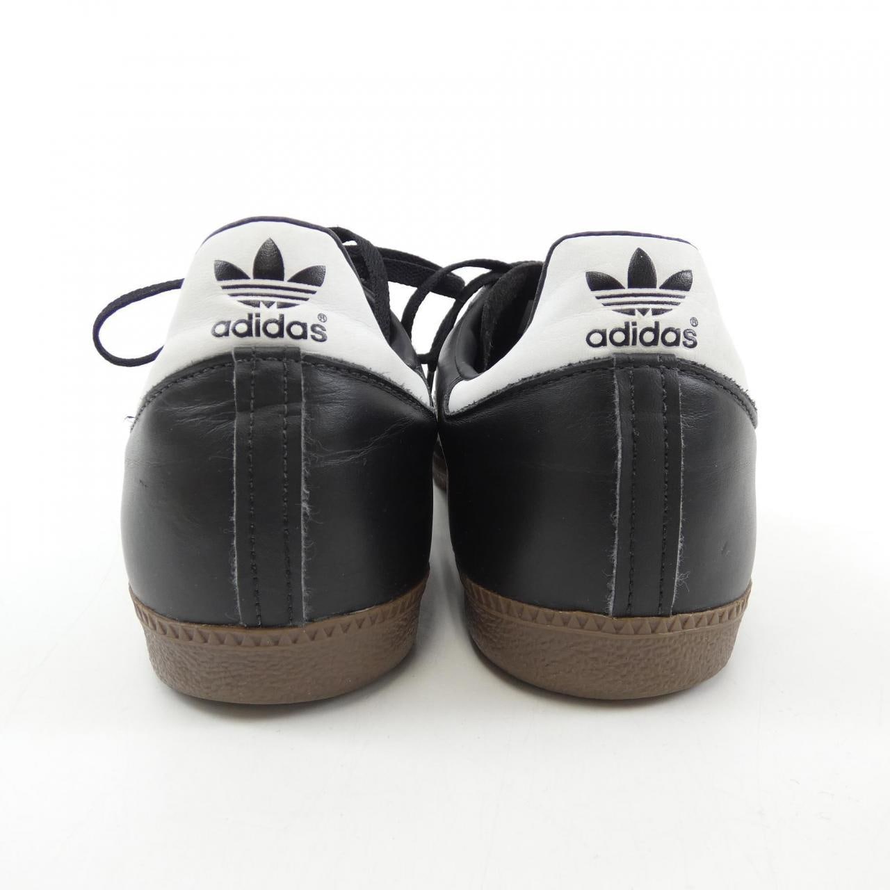 アディダス ADIDAS スニーカー