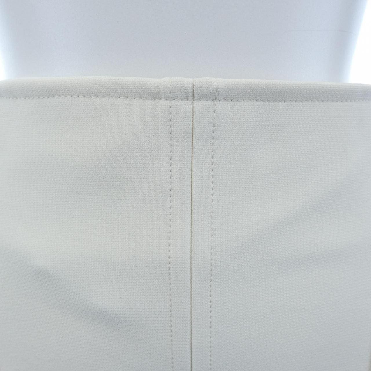 エルメス HERMES Hパッサン 4H0332DR スカート