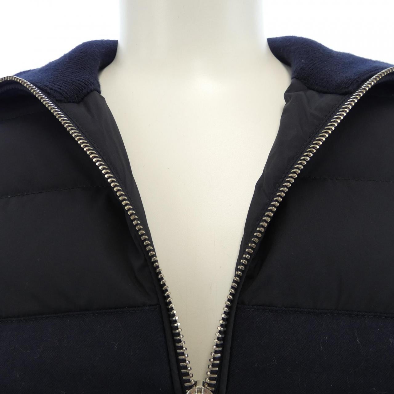 モンクレール MONCLER ダウンジャケット