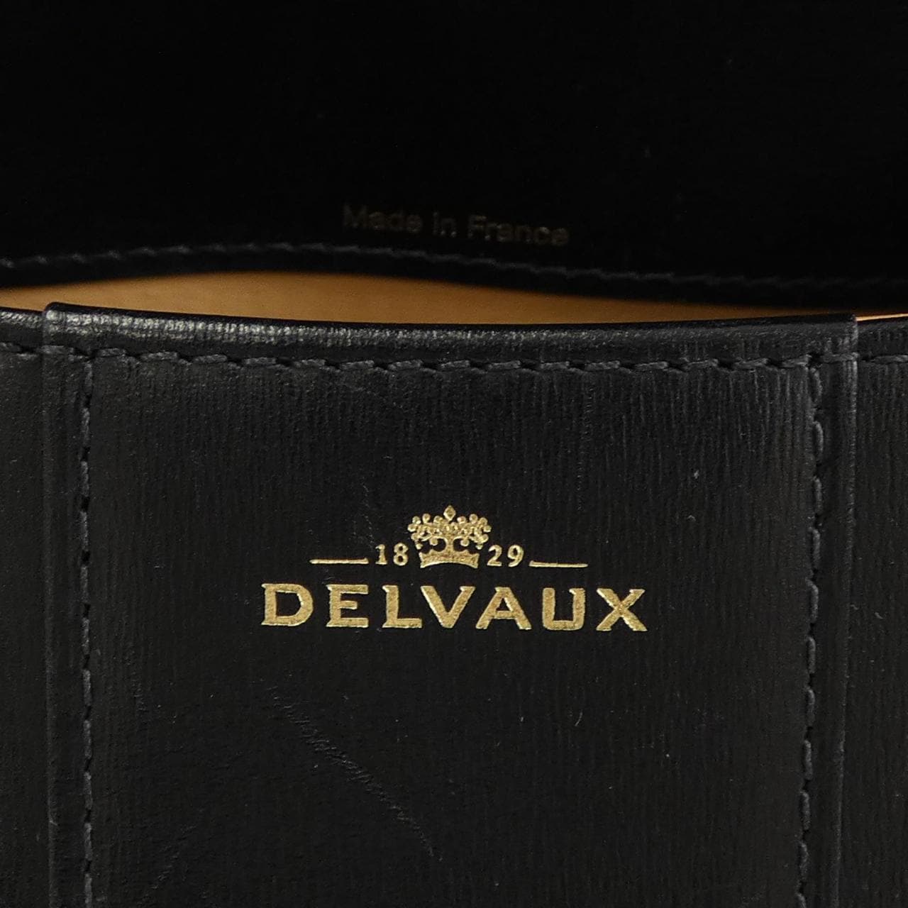 德尔沃DELVAUX