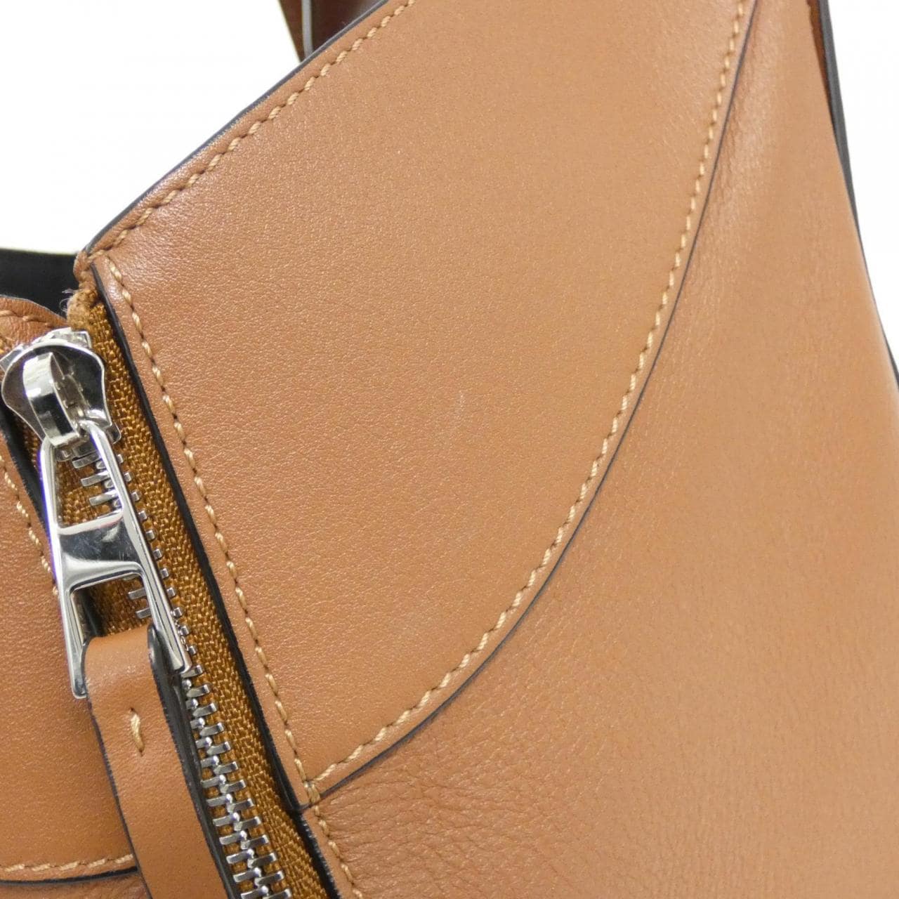 Loewe Hammock 387 30 S35 Shoulder Bag