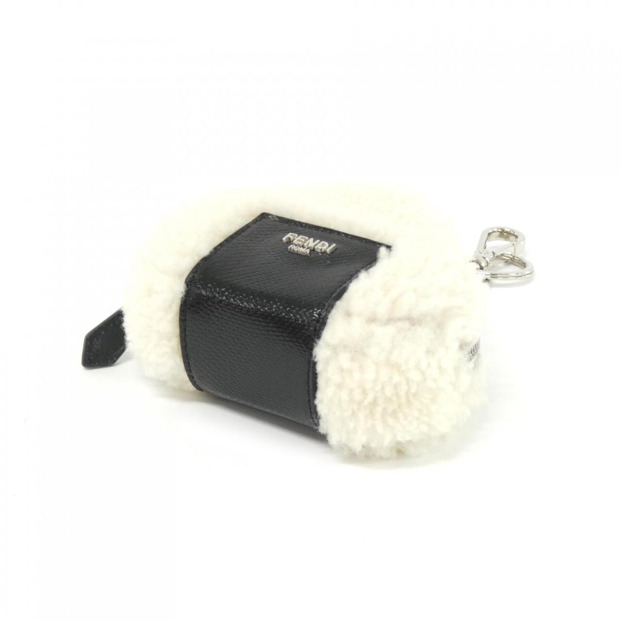 美品】FENDI フェンディ ドッグ チャーム 箱あり - メルカリ