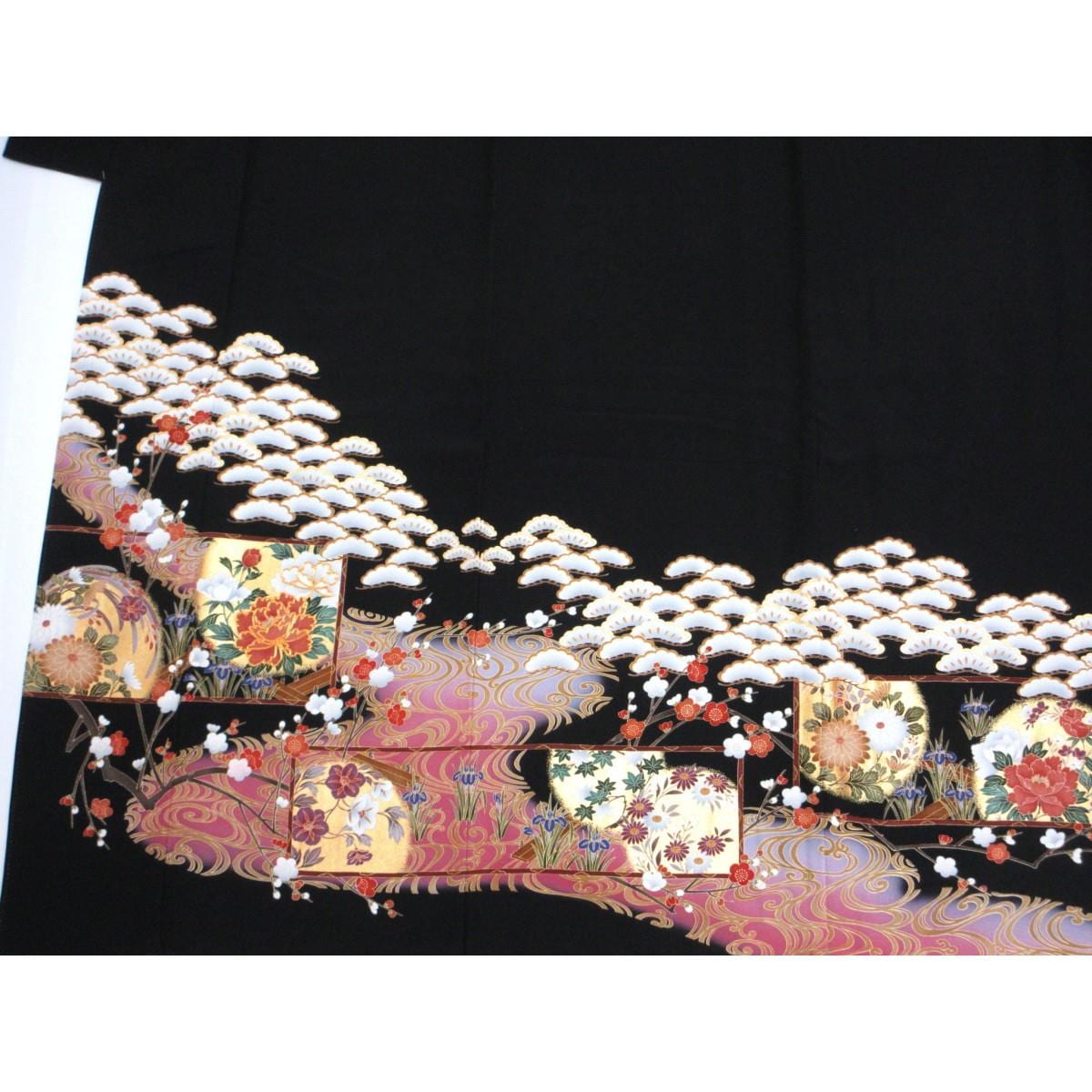 留袖　友禅金彩加工　刺繍入り　丸に剣片喰　身幅２Ｌ寸