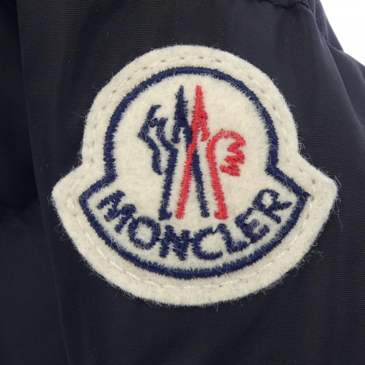 モンクレール MONCLER ダウンジャケット