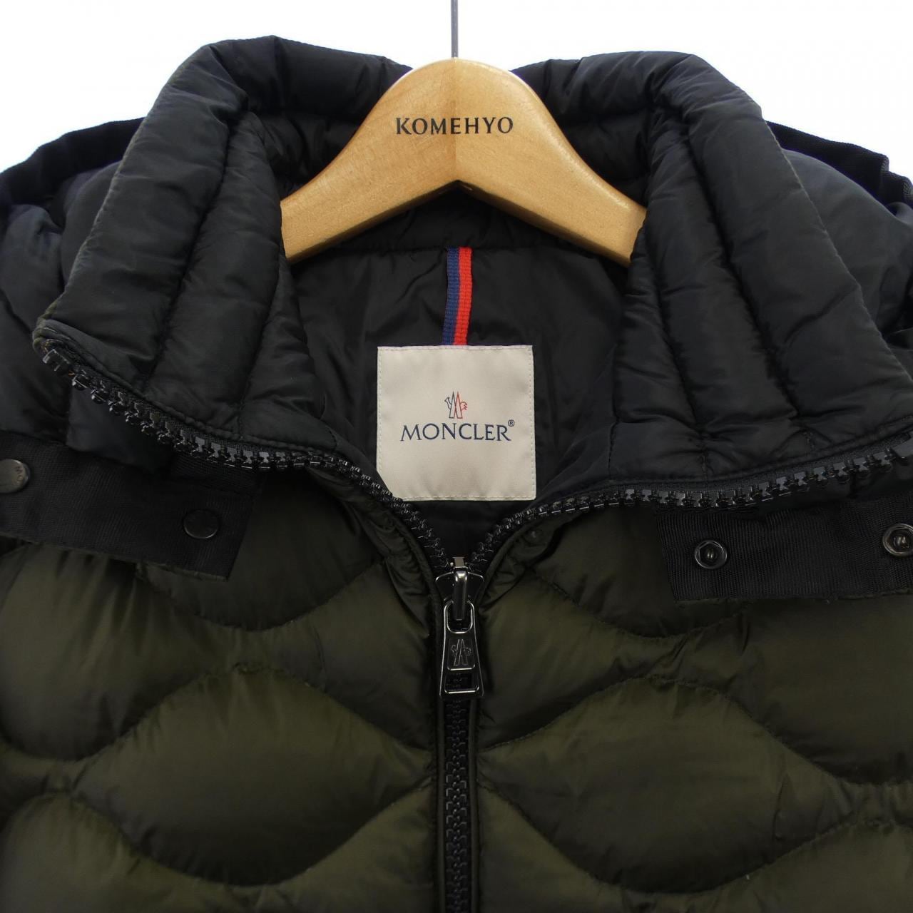モンクレール MONCLER ダウンジャケット