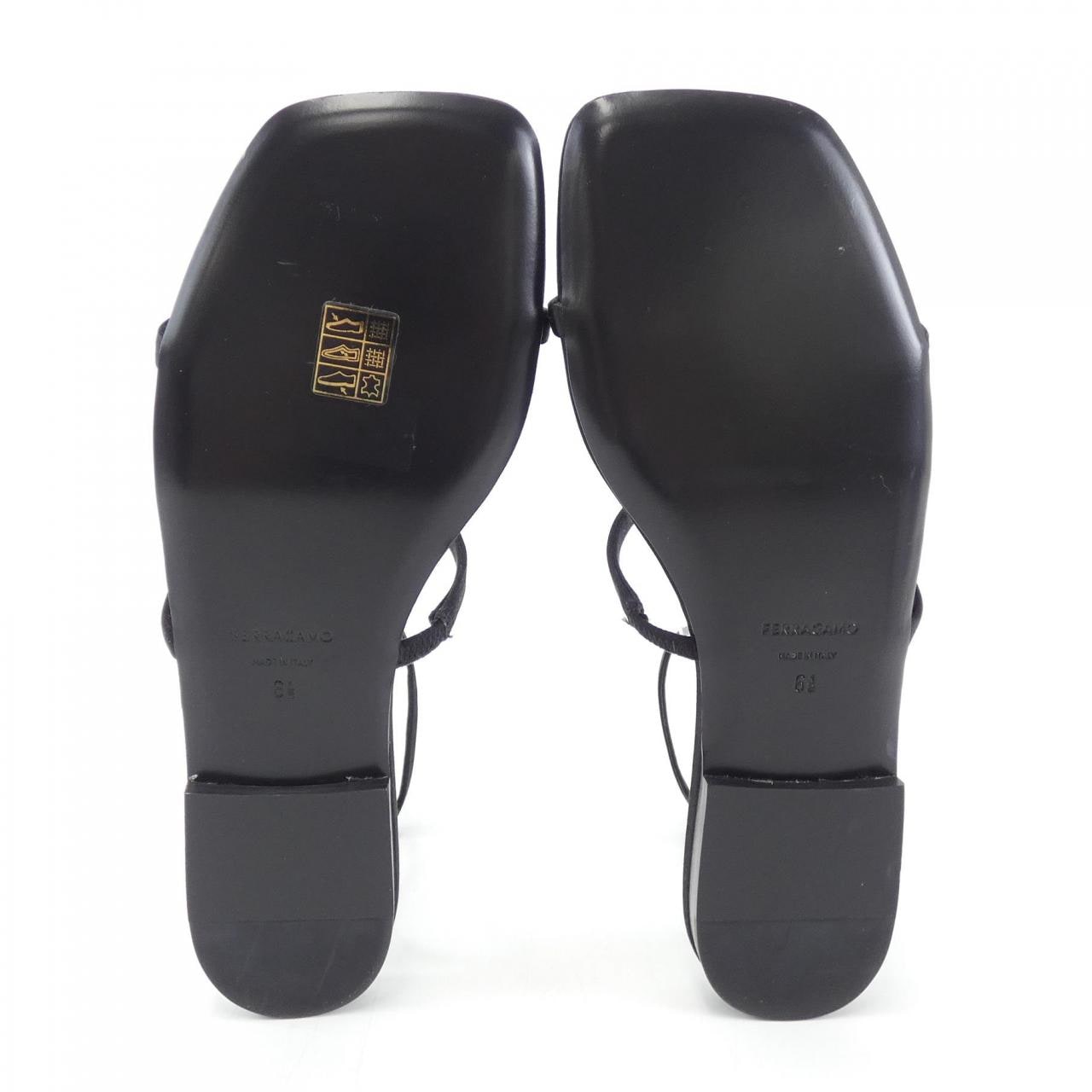FERRAGAMO凉鞋