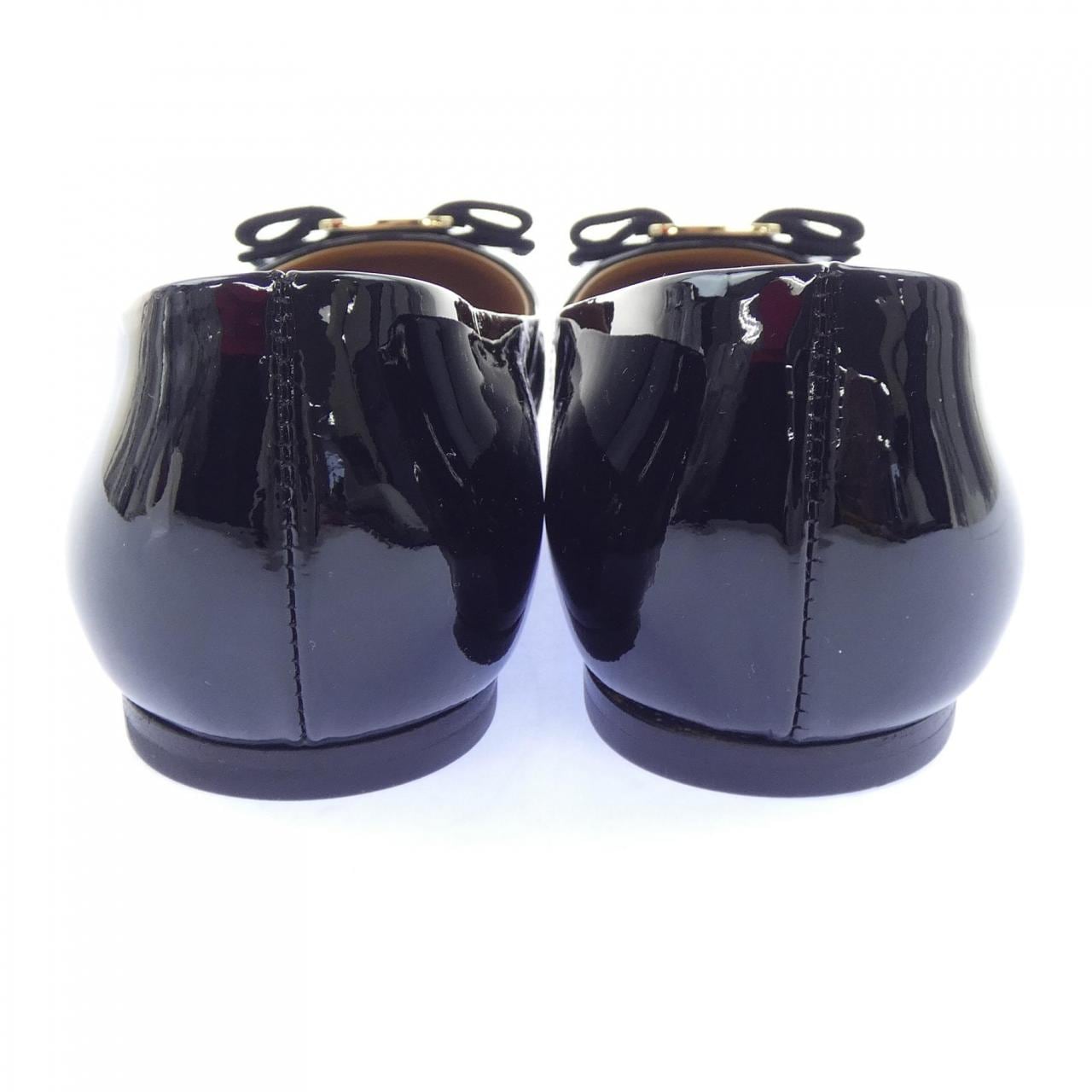 サルヴァトーレフェラガモ SALVATORE FERRAGAMO フラットシューズ