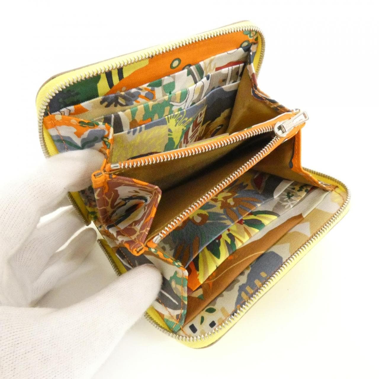 エルメス EN LIBERTE シルク イン コンパクト 084541CK 財布