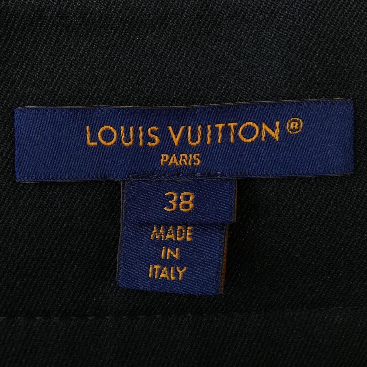 LOUIS VUITTON FOPO44P89 短褲
