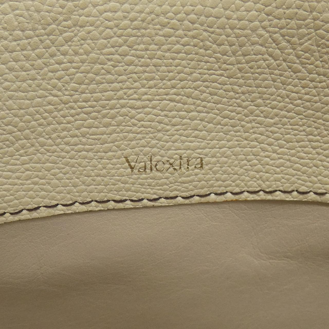 ヴァレクストラ VALEXTRA Jバッグ V5U41 BAG