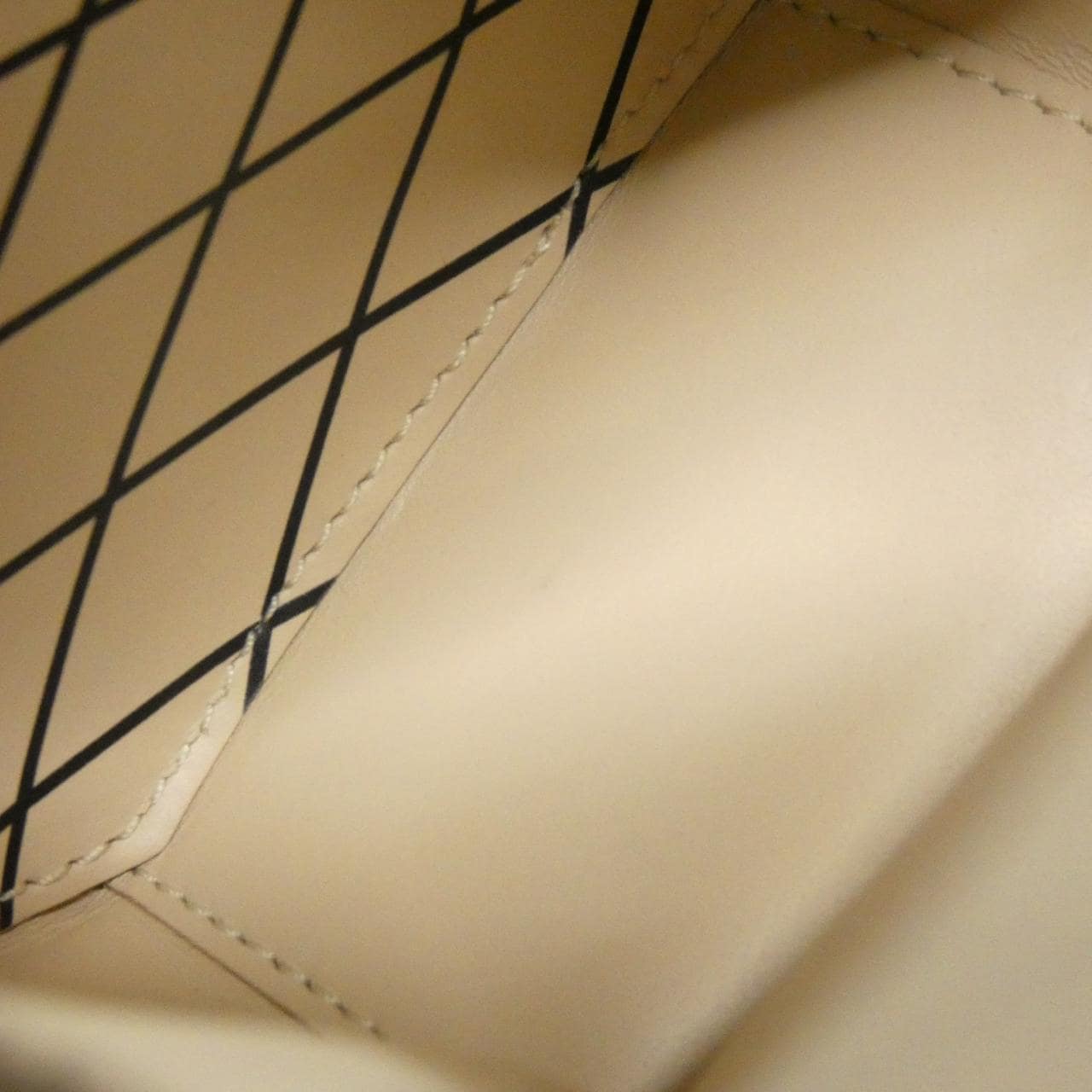 ルイヴィトン モノグラム リバース ミニ ボワット シャポー M68276 ショルダーバッグ