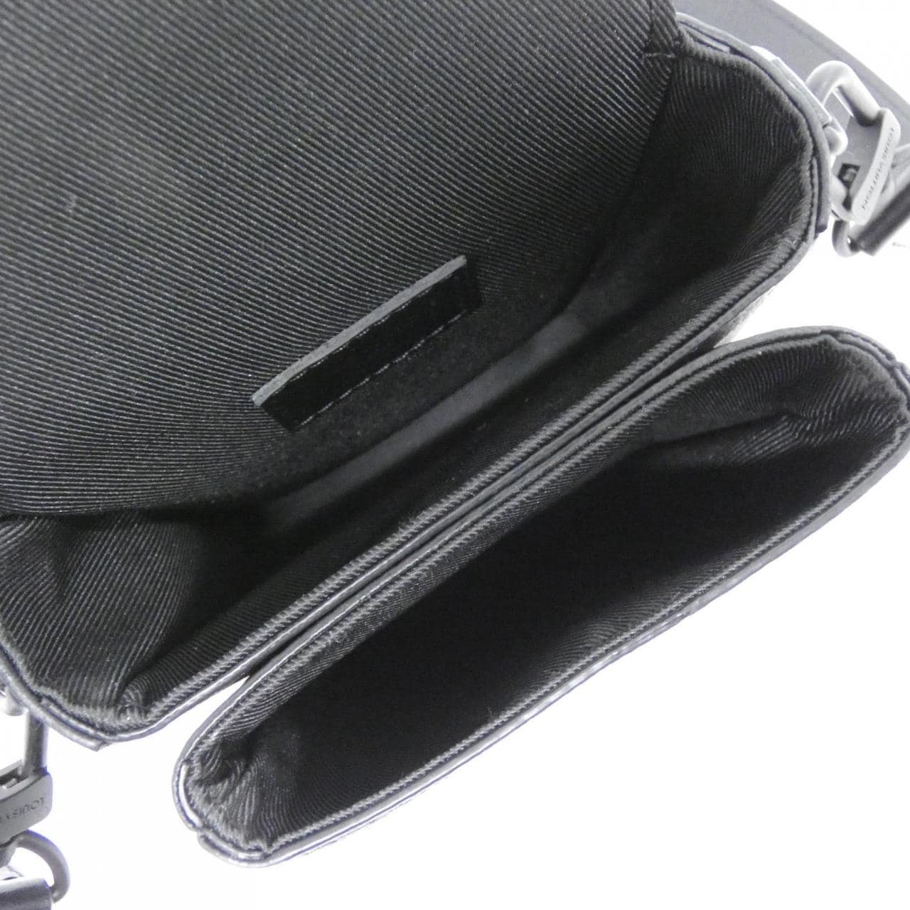 ルイヴィトン モノグラム エクリプス Sロック ヴェルティカル ウエアラブル ウォレット M82252 ショルダーバッグ