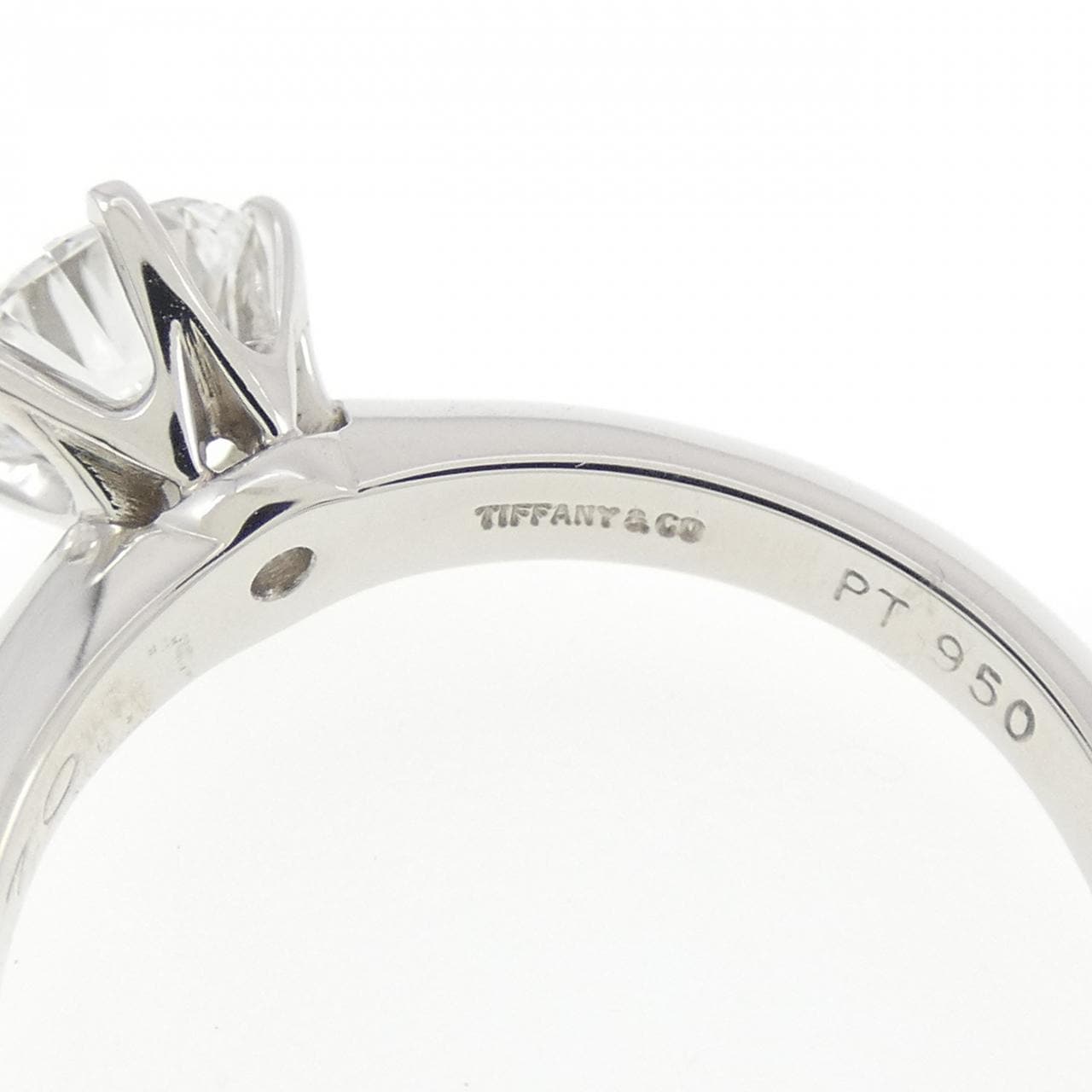 ティファニー クラシックソリティア リング 0.70CT