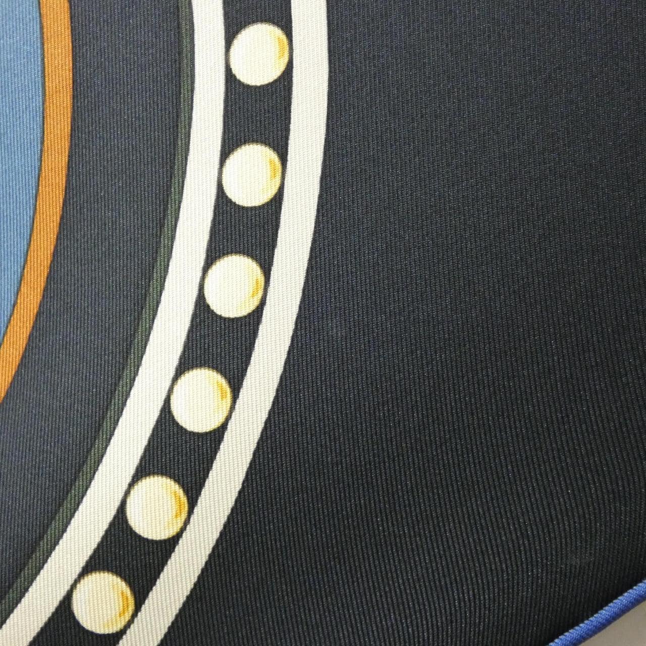 エルメス GLAND TRALALA カレ スカーフ