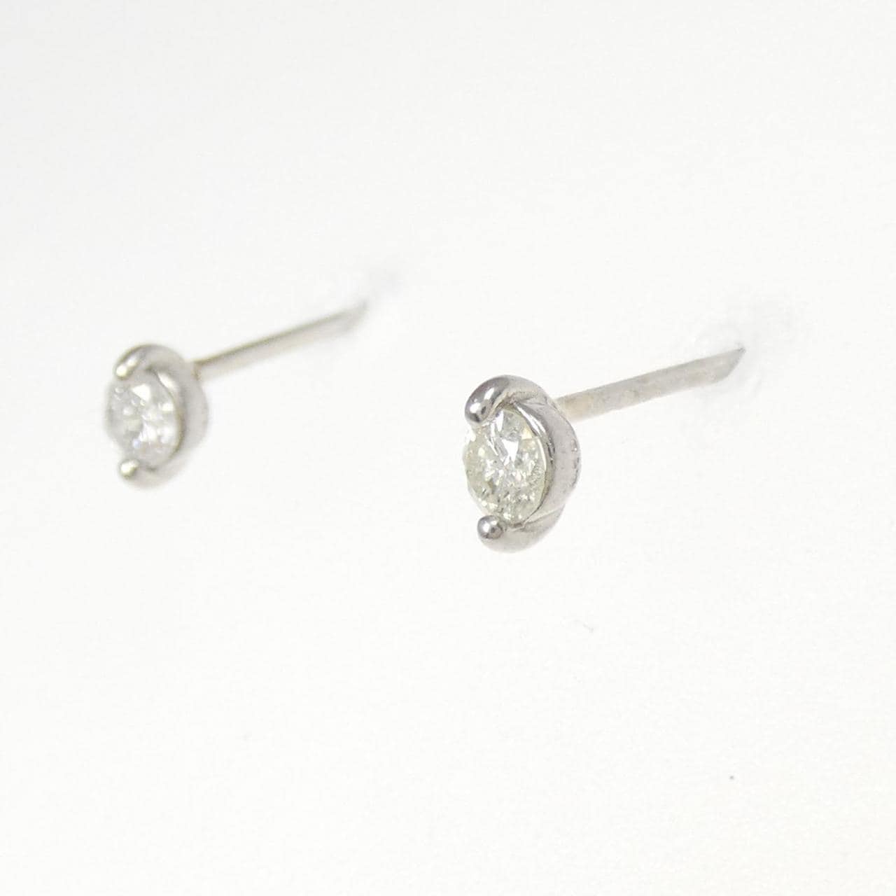 PT900 ダイヤモンド ピアス 0.16CT
