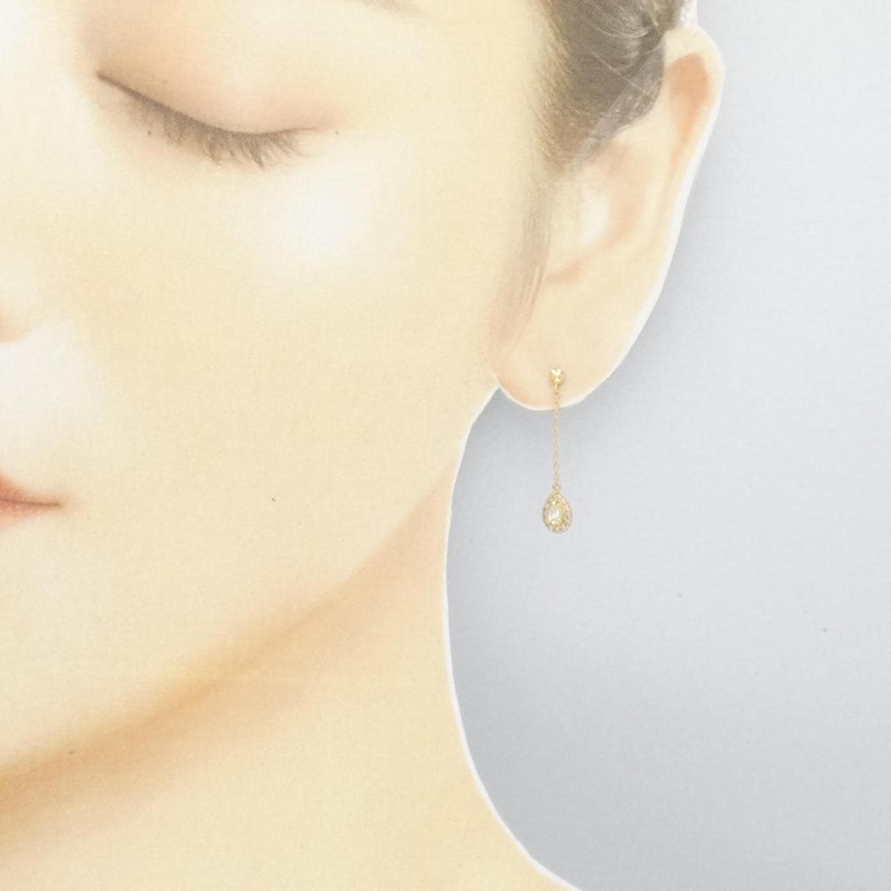 [BRAND NEW] K18YG Diamond earrings 0.30CT