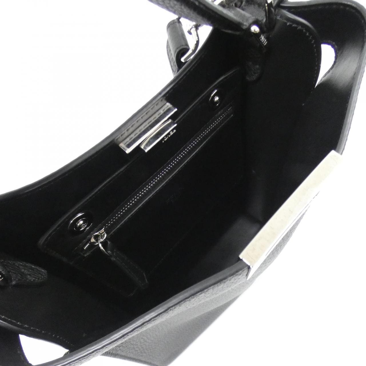 フェンディ ピーカーブ X-LITE スモール 7VA611 AH8Z ショルダーバッグ