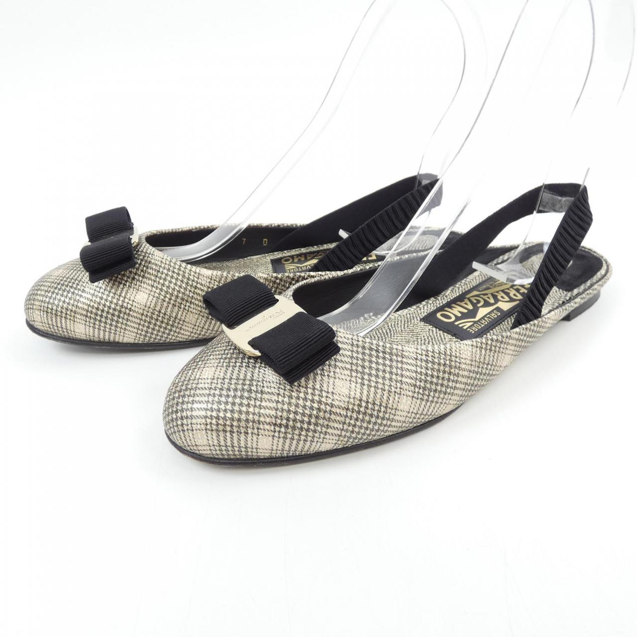 サルヴァトーレフェラガモ SALVATORE FERRAGAMO VARINA サンダル