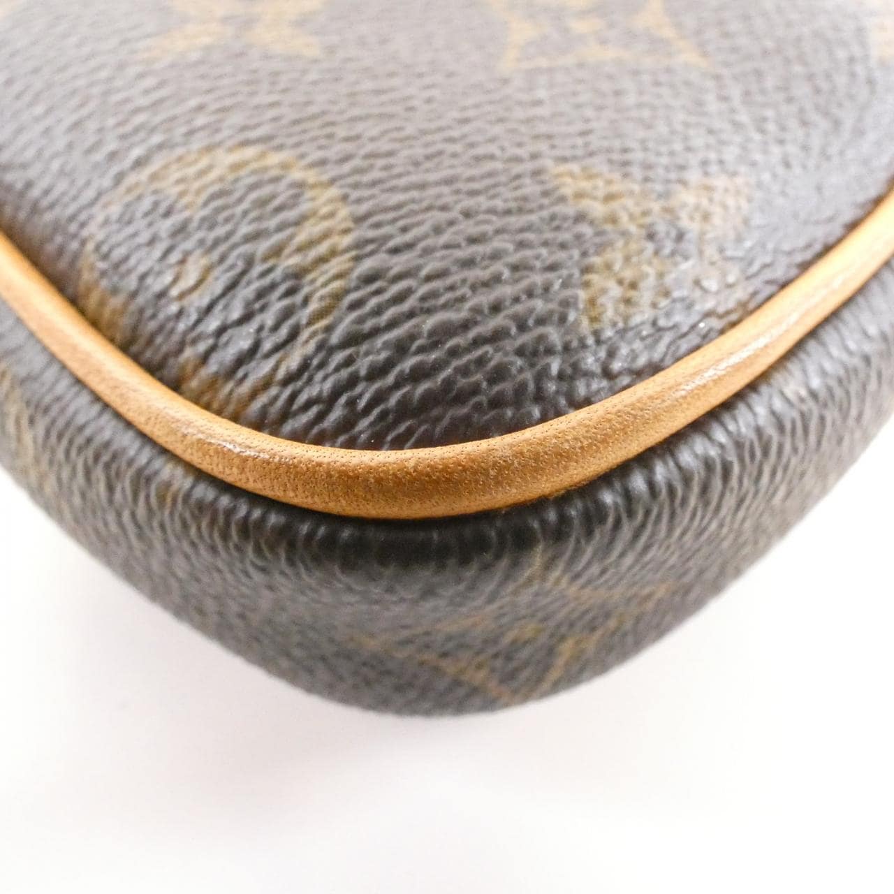 LOUIS VUITTON Monogram Pochette Cancun M60018 包