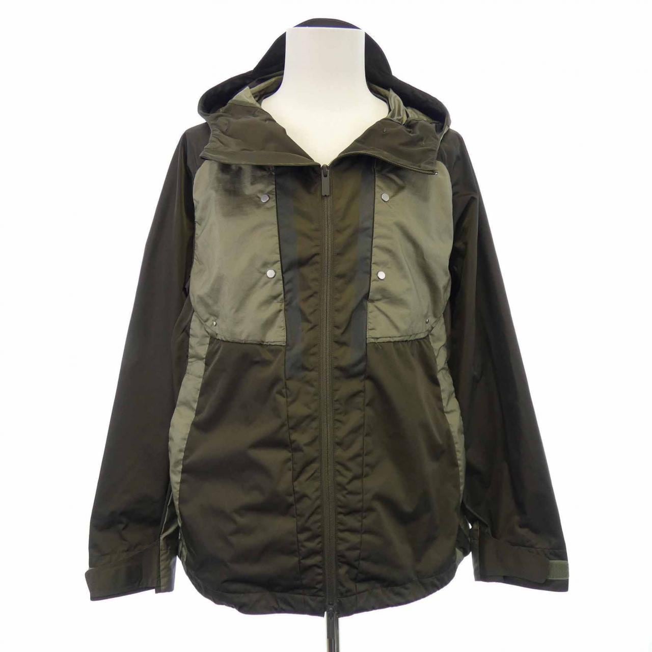 白色登山外套WHITE MOUNTAINEERING外套